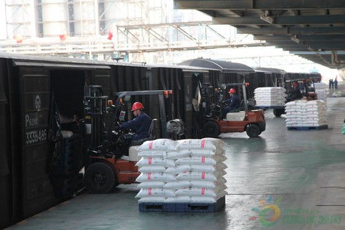 蘭州石化化工儲運廠備足貨源助春耕 化工原料及產品保供有力